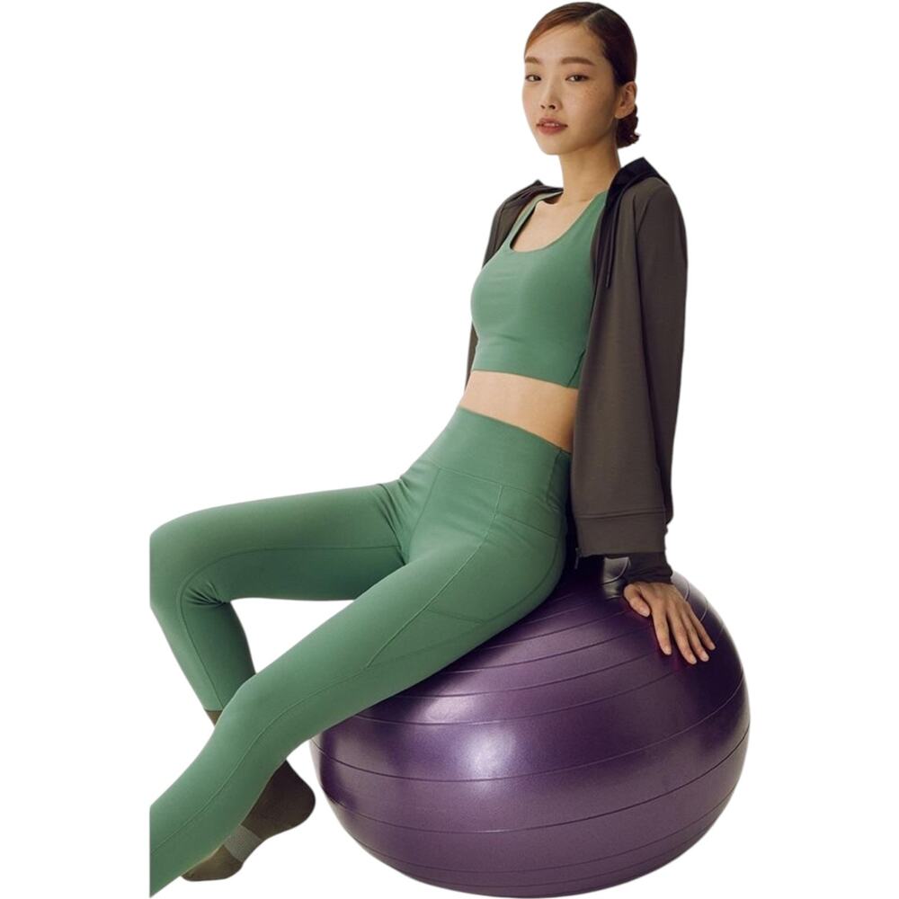 EUC Uniqlo GREEN AIRism Pocketed Soft 7/8 Leggings With UV Protection Medium